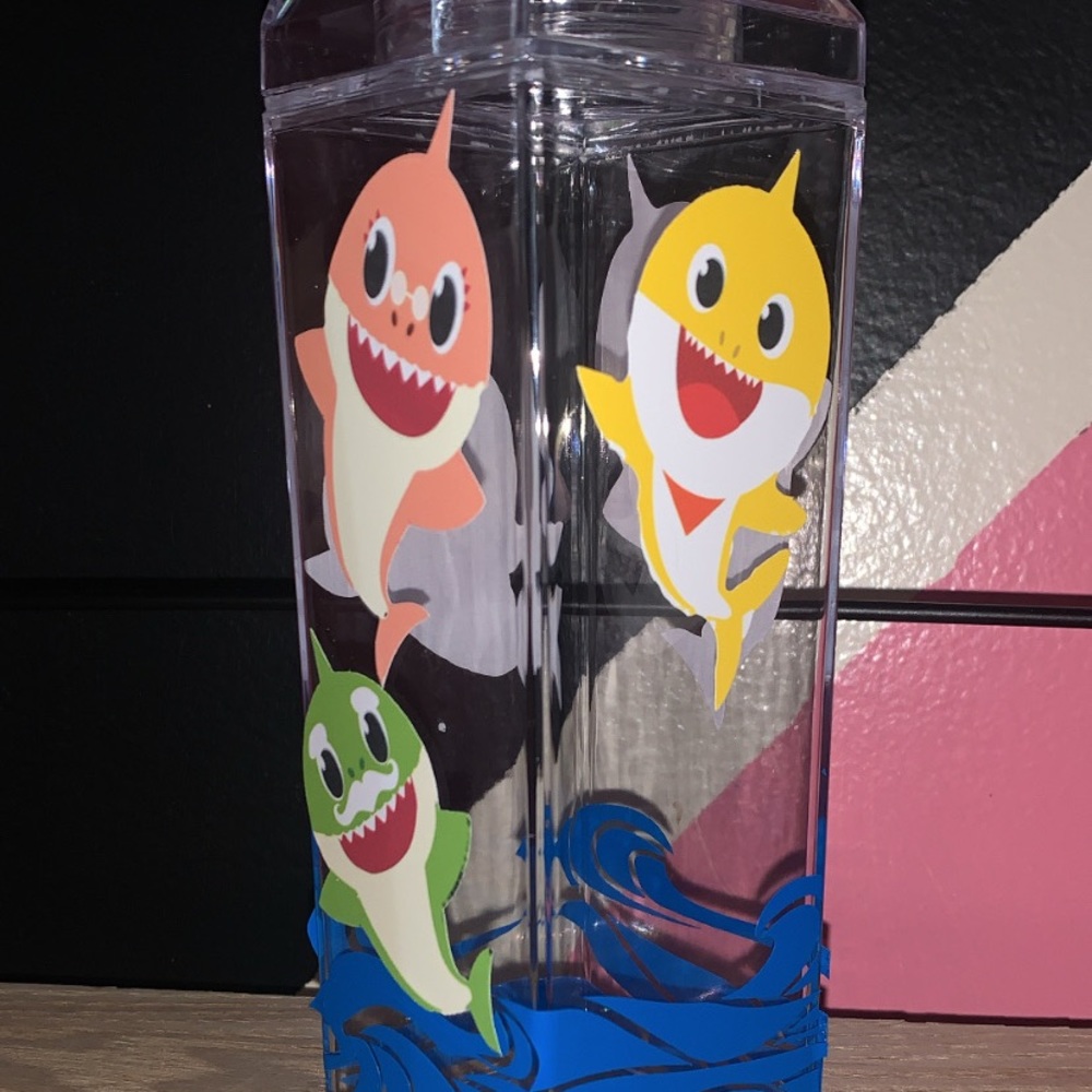 Baby shark Waterbottle
